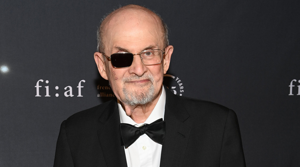 Trial of Rushdie’s Alleged Attacker May Be Delayed